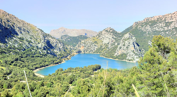 特拉蒙塔纳山脉