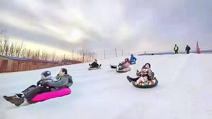 塔山湖同乐园·滑雪场第 1 张图片