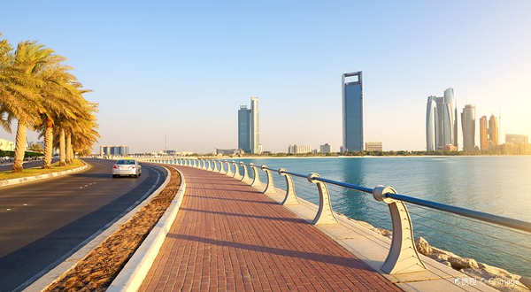 阿布扎比海滨大道和防波堤