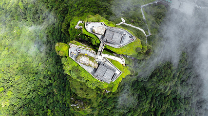 红云金顶第 5 张图片