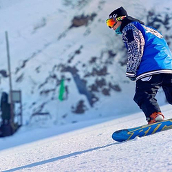 红花尖滑雪度假村