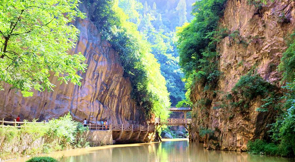 成县金莲洞风景区