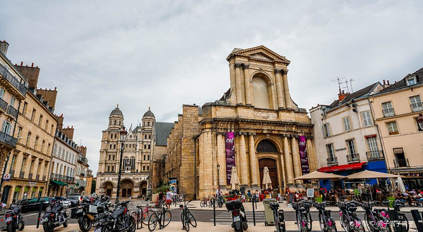 第戎吕德塑像博物院