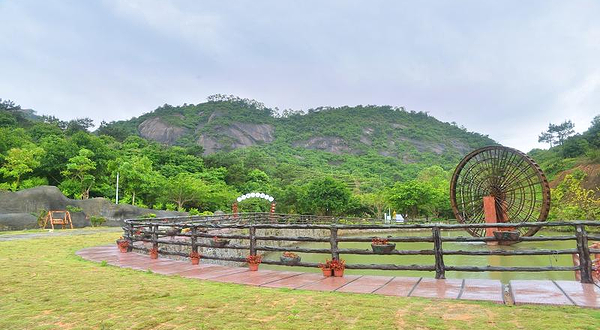 紫莲森林度假村