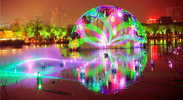 泉城夜宴明湖秀