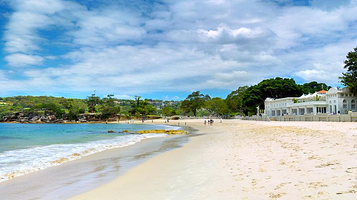 巴尔莫勒尔海滩