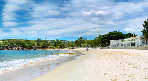 巴尔莫勒尔海滩