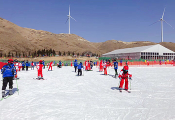 桂林天湖冰雪世界滑雪场第 27 张图片