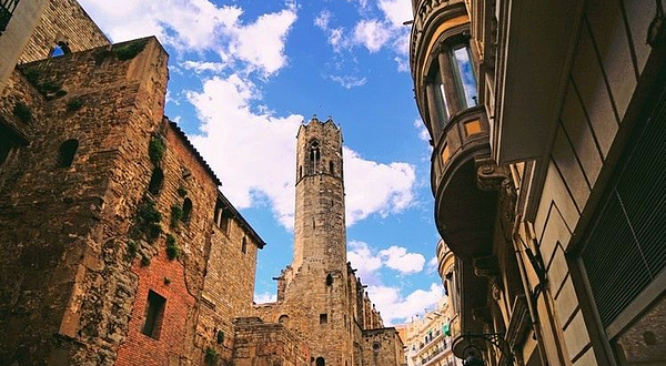 古罗马城墙高塔