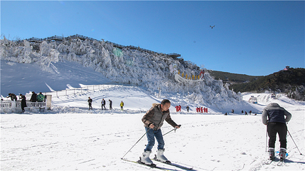 玉舍雪山滑雪场第 9 张图片