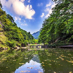 神丽峡