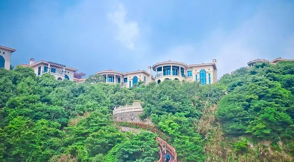 舟山普陀国际游艇会度假村(蓝堡山庄)