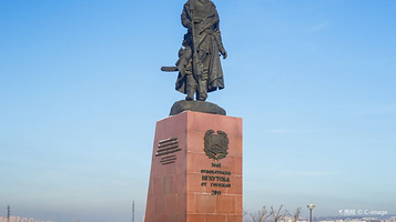 伊尔库茨克英雄纪念碑