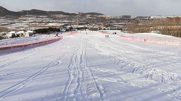 恒山滑雪滑草场