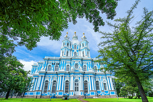 斯莫尔尼修道院