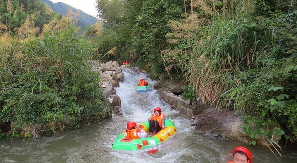 铜钹山雷公峡漂流