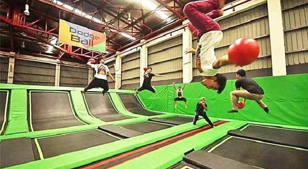 优田蹦床游泳运动俱乐部