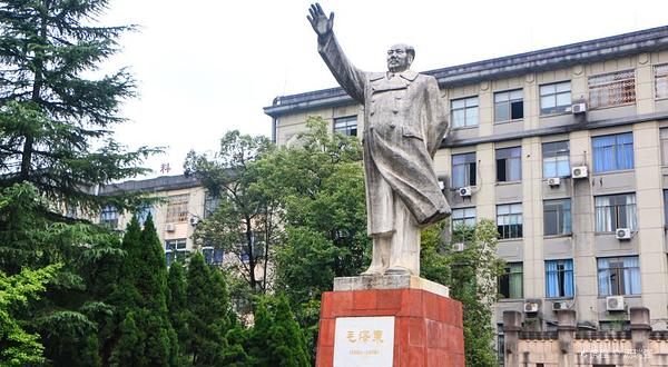 四川大学(望江校区)-主席像(望江校区)