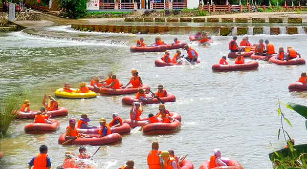 龙泉山庄九都溪漂流