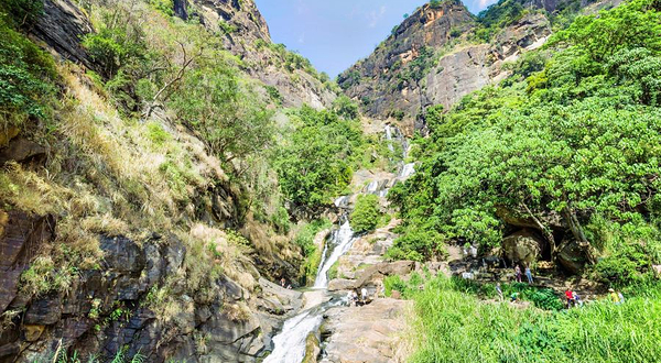 拉瓦纳埃勒瀑布