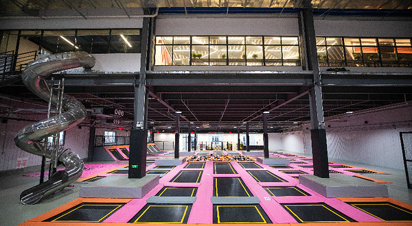 天津TUK涂克体育小镇·蹦床·卡丁车·团建