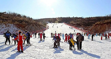 张家楼清闲山庄滑雪场