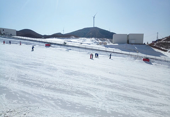 桂林天湖冰雪世界滑雪场第 41 张图片