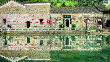 大汉皇族村景区