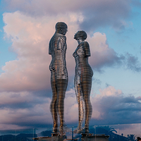 阿里和尼诺雕像