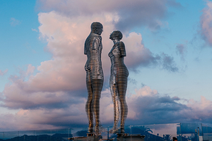 阿里和尼诺雕像