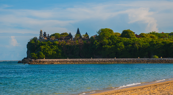 努沙杜瓦格格海滩