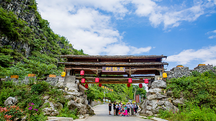 高荡千年布依古寨文化旅游景区第 1 张图片