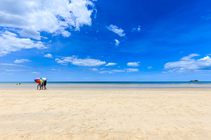 三颂普拉蒂派特海滩