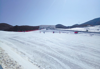 桂林天湖冰雪世界滑雪场第 38 张图片