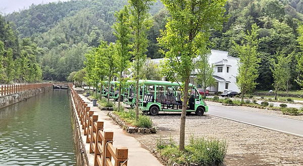 尖尾峡森林漂流