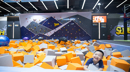 反弹蹦床公园(巴南万达店)第 6 张图片