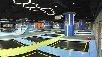 反弹蹦床公园(重庆南坪万达店)