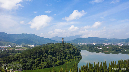 南峰塔第 2 张图片