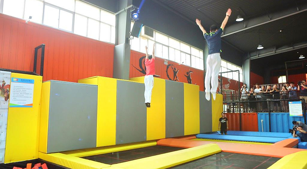 多乐岛蹦床公园杭州馆