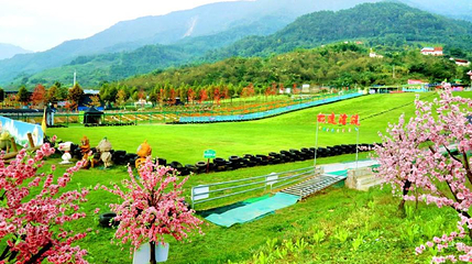 四川绵竹九龙滑草场第 1 张图片
