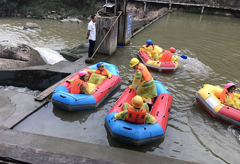 龙潭湾峡谷漂流第 3 张图片