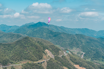 明月山滑翔伞基地第 7 张图片