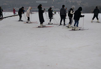 济南卧虎山国际滑雪场第 12 张图片