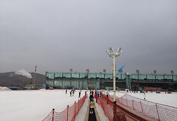 松鸣岩国际滑雪场第 17 张图片