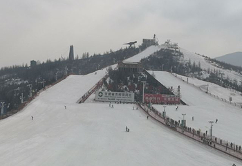 松鸣岩国际滑雪场第 13 张图片