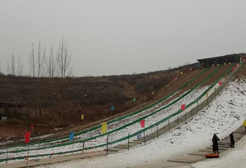 玉泉山戏雪乐园第 12 张图片