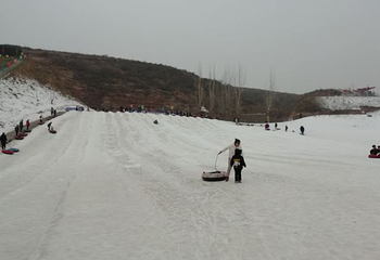 玉泉山戏雪乐园第 11 张图片