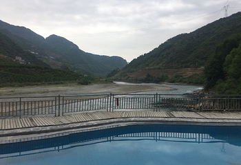 清江盐池温泉第 16 张图片