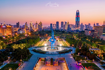 泉城广场第 6 张图片