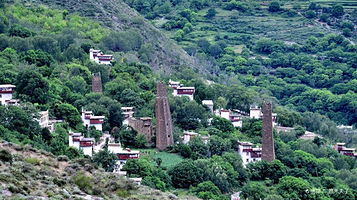 梭坡藏寨古碉群